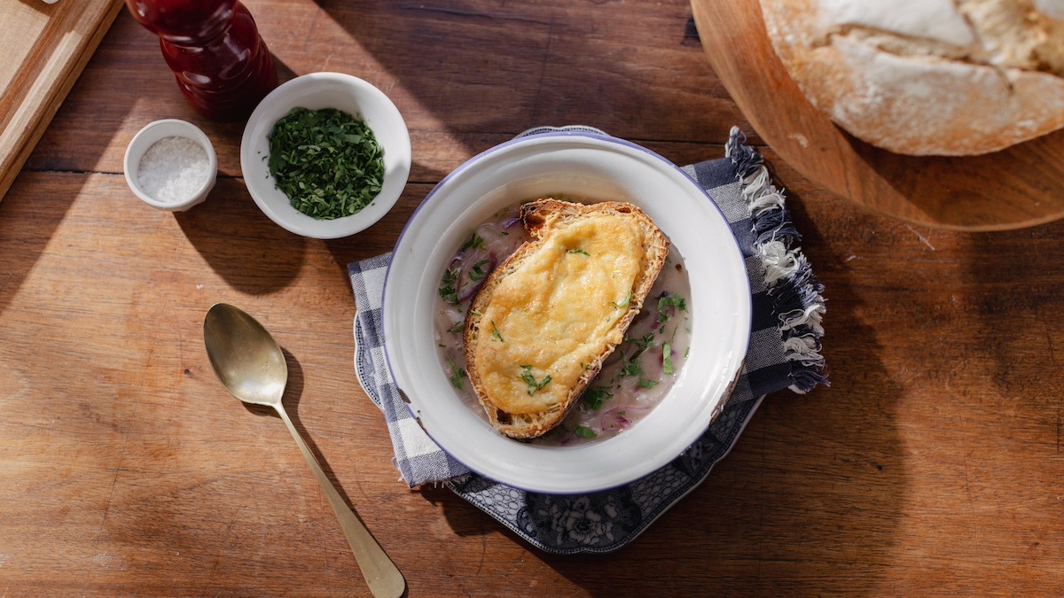 Sopa de cebollas francesa